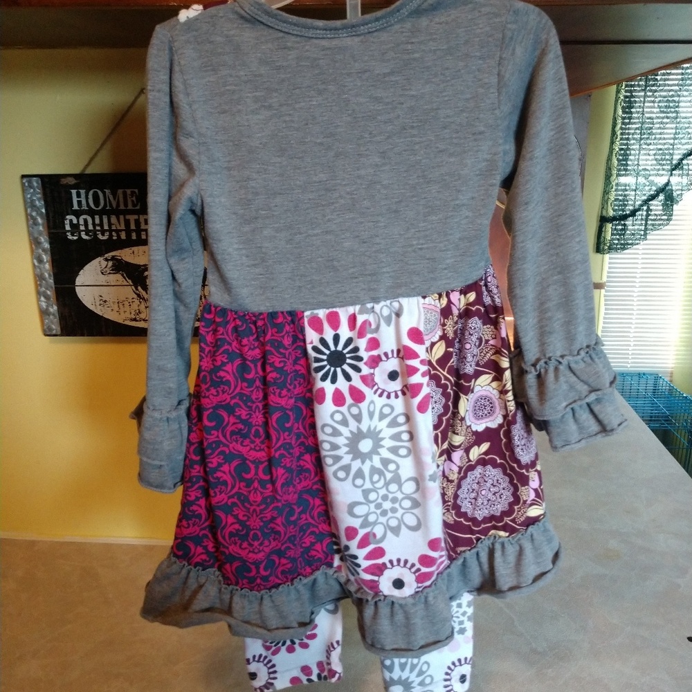 *2 PEICE OUTFIT* - Picture 4 of 4